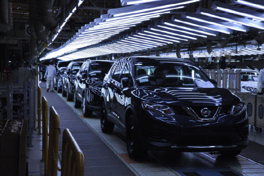 르노삼성자동차 부산공장 내 닛산 로그 생산 모습. <르노삼성자동차 제공>